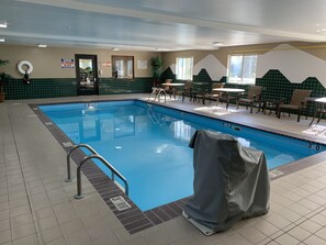 Indoor pool, sun loungers - Quality Inn Nashville - Bloomington (Nashville)