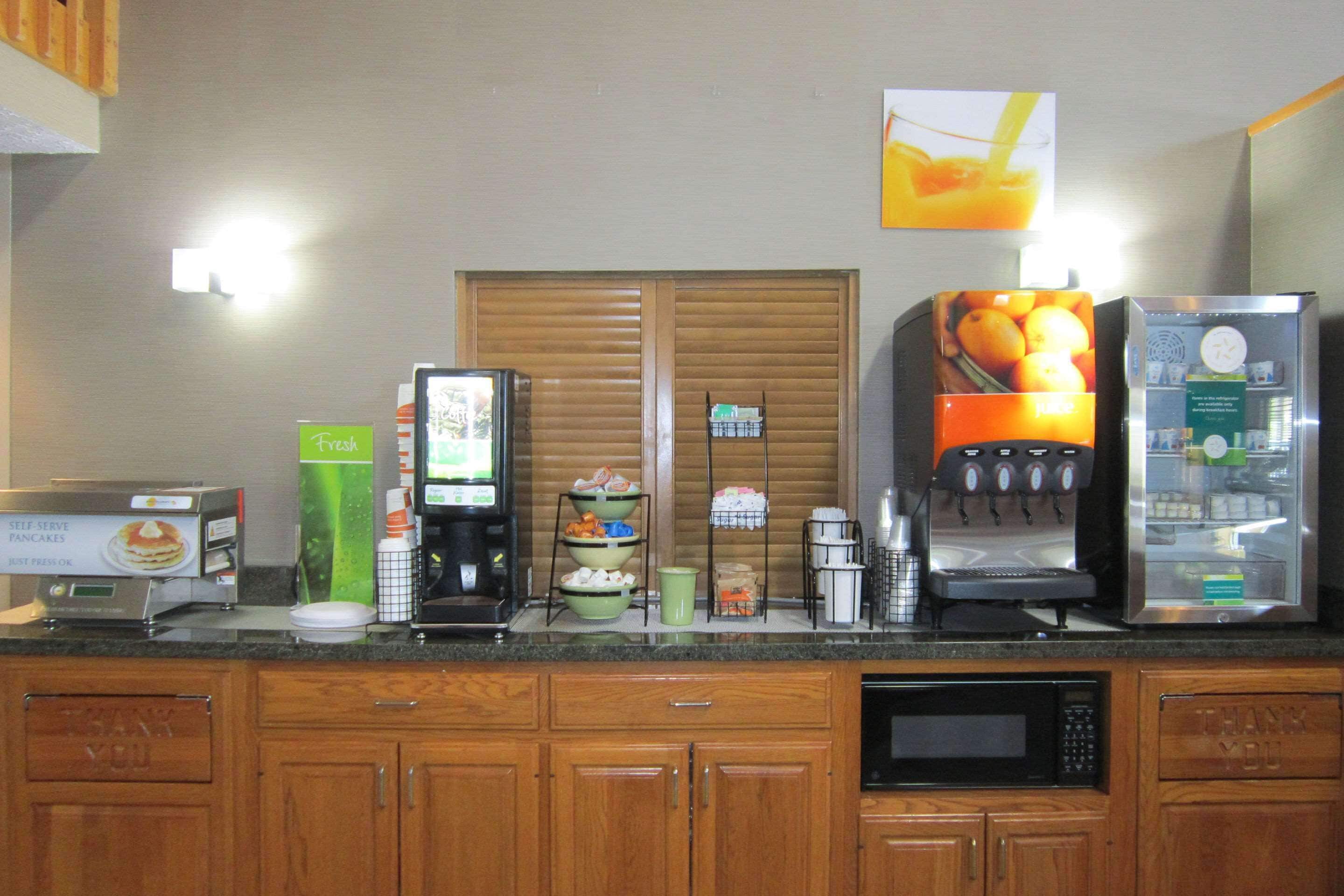 free daily continental breakfast