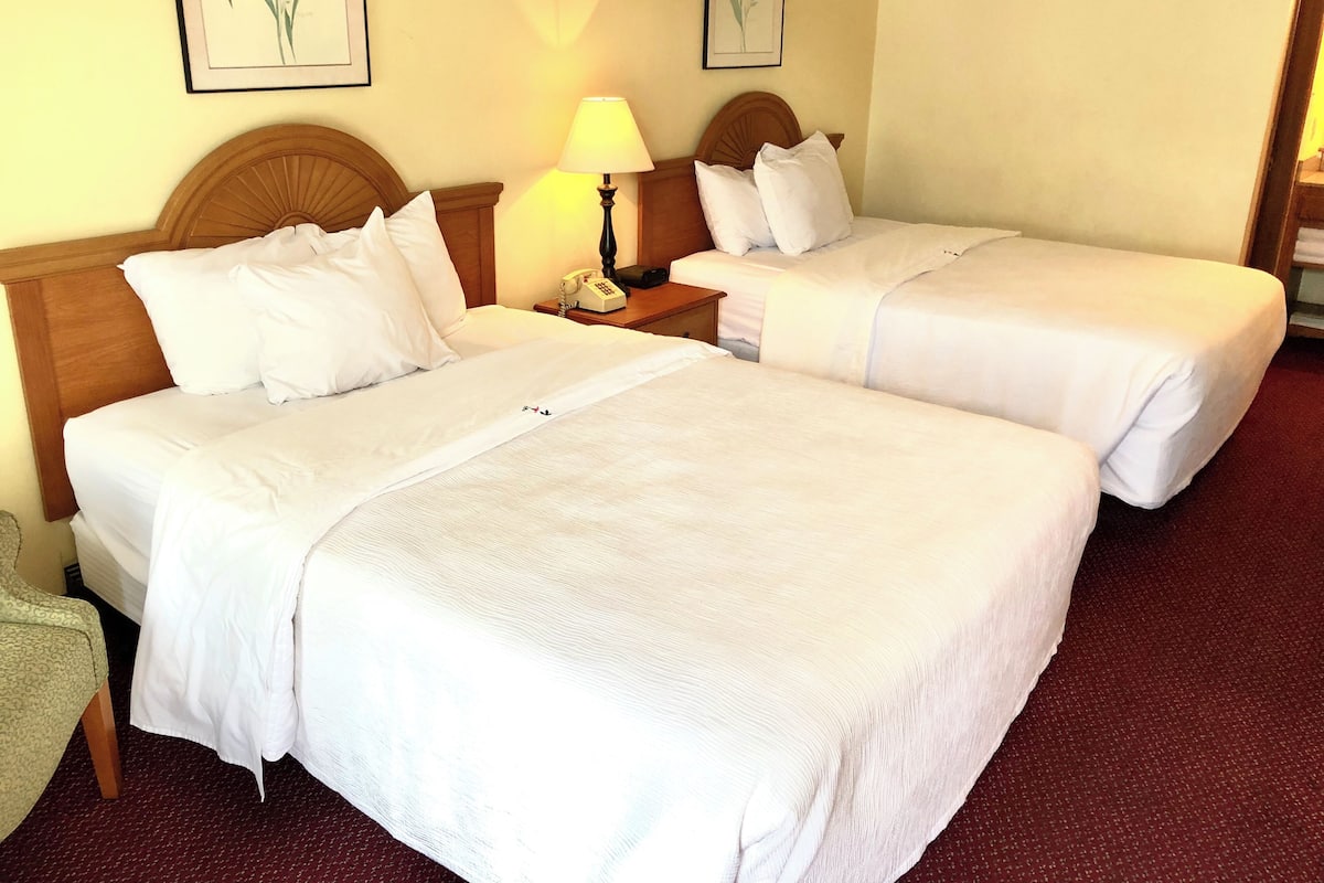 Iron/ironing board, rollaway beds, bed sheets