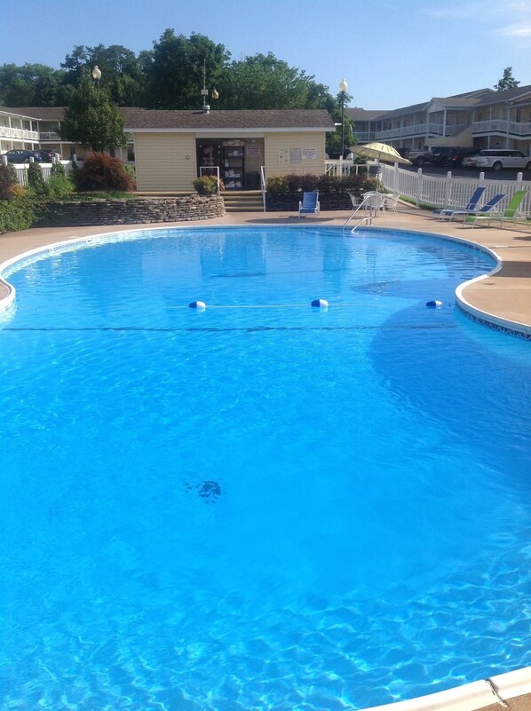 Outdoor pool, sun loungers