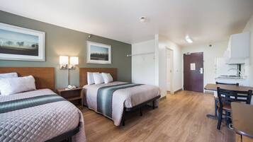 Estudio, 2 camas matrimoniales, para no fumadores | Cortinas blackout, wifi gratis y ropa de cama