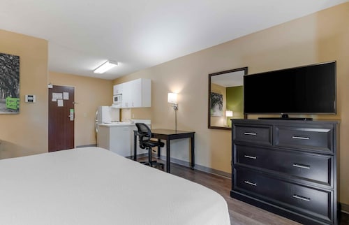 Extended Stay America Suites Kansas City Airport
