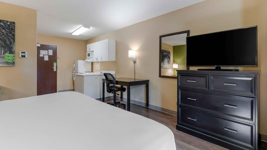 Extended Stay America Suites Kansas City Airport