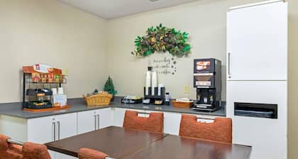 Extended Stay America Suites Kansas City Airport