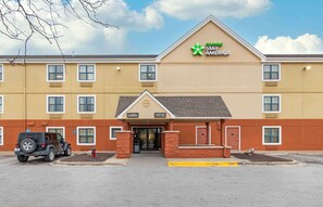 Exterior - Extended Stay America Suites Kansas City Airport (Kansas City)