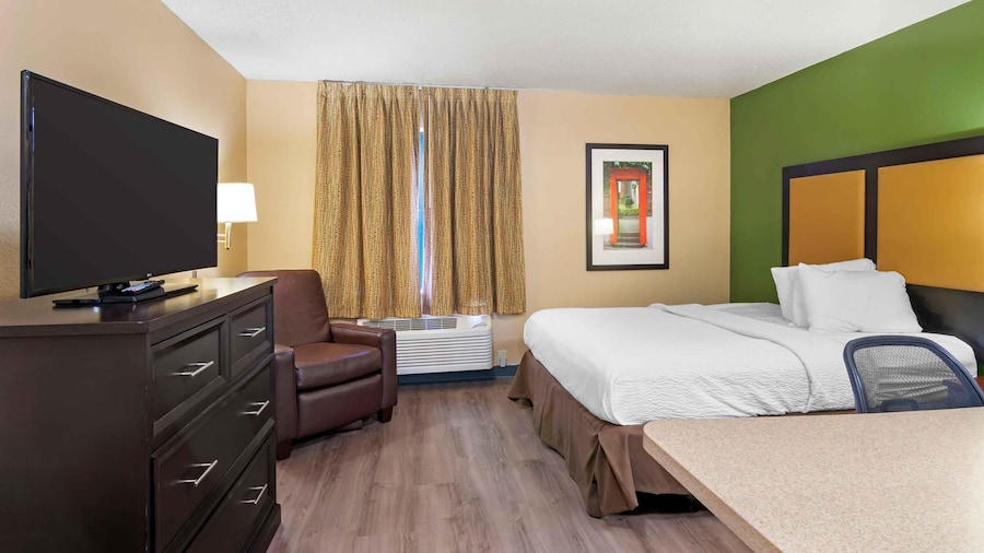 Extended Stay America Suites Kansas City Airport
