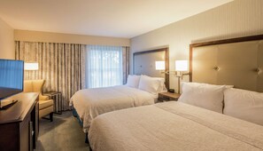 Suite, Kitchen | In-room safe, desk, blackout curtains, iron/ironing board