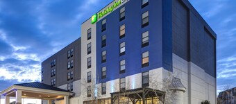 奧馬哈中部智選假日套房飯店 IHG 旗下飯店