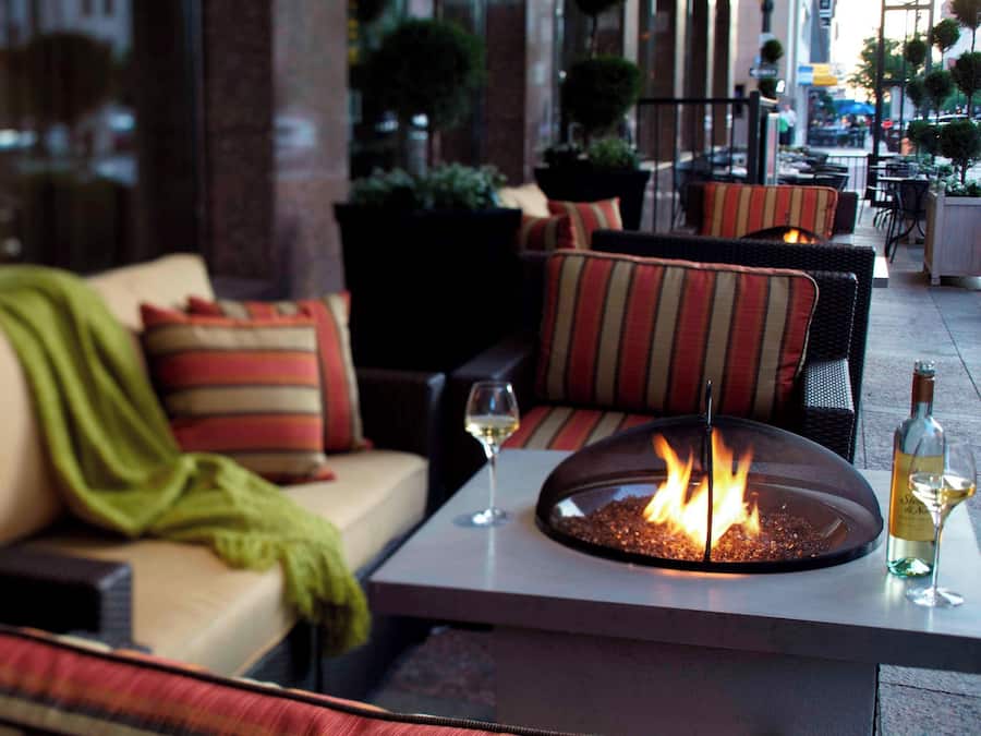 Breakfast, lunch, dinner served; American cuisine