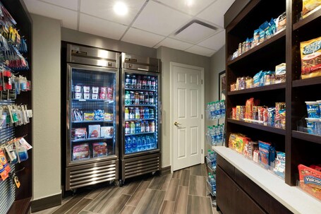 La Quinta Inn Suites by Wyndham Phoenix Scottsdale - Image 13