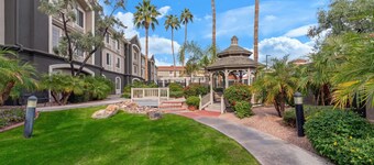 La Quinta Inn & Suites by Wyndham Phoenix Scottsdale