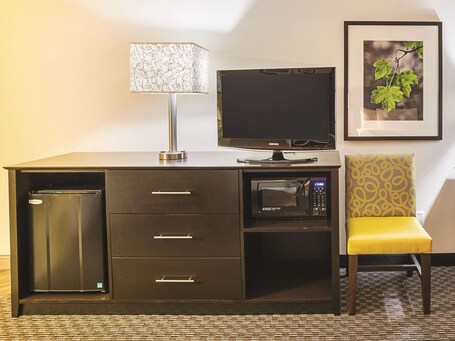 La Quinta Inn Suites by Wyndham Phoenix Scottsdale - Image 21