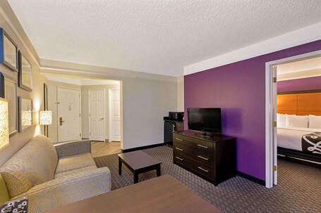 La Quinta Inn Suites by Wyndham Phoenix Scottsdale - Image 34