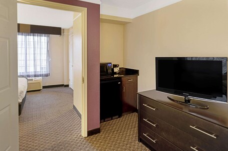 La Quinta Inn Suites by Wyndham Phoenix Scottsdale - Image 43