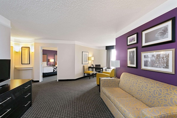 Suite – deluxe, 2 dobbeltsenger, ikke-røyk (Courtyard/Pool View)
