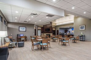 Free daily full breakfast - Comfort Inn SW Omaha I-80 (Omaha)