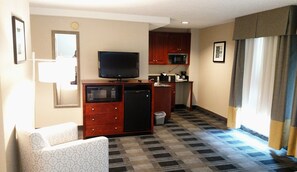 43-inch TV with cable channels - Comfort Inn SW Omaha I-80 (Omaha)