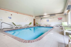 Indoor pool - Quality Inn & Suites Omaha Chalco (Omaha)