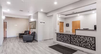 Quality Inn & Suites Omaha Chalco