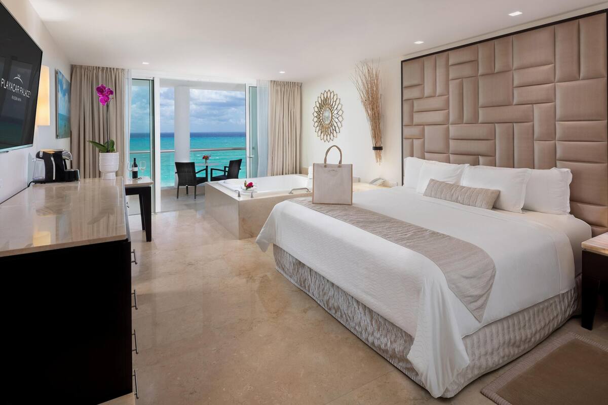 Superior Honeymoon Suite - King Size Bed | 高档床上用品、迷你吧（备有免费物品）、客房内保险箱、办公桌