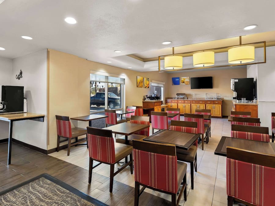 Tägliches inbegriffenes Frühstück zum Mitnehmen