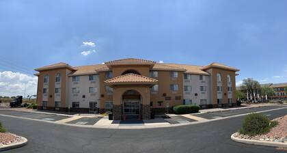 Comfort Inn & Suites near Kino Sports Complex