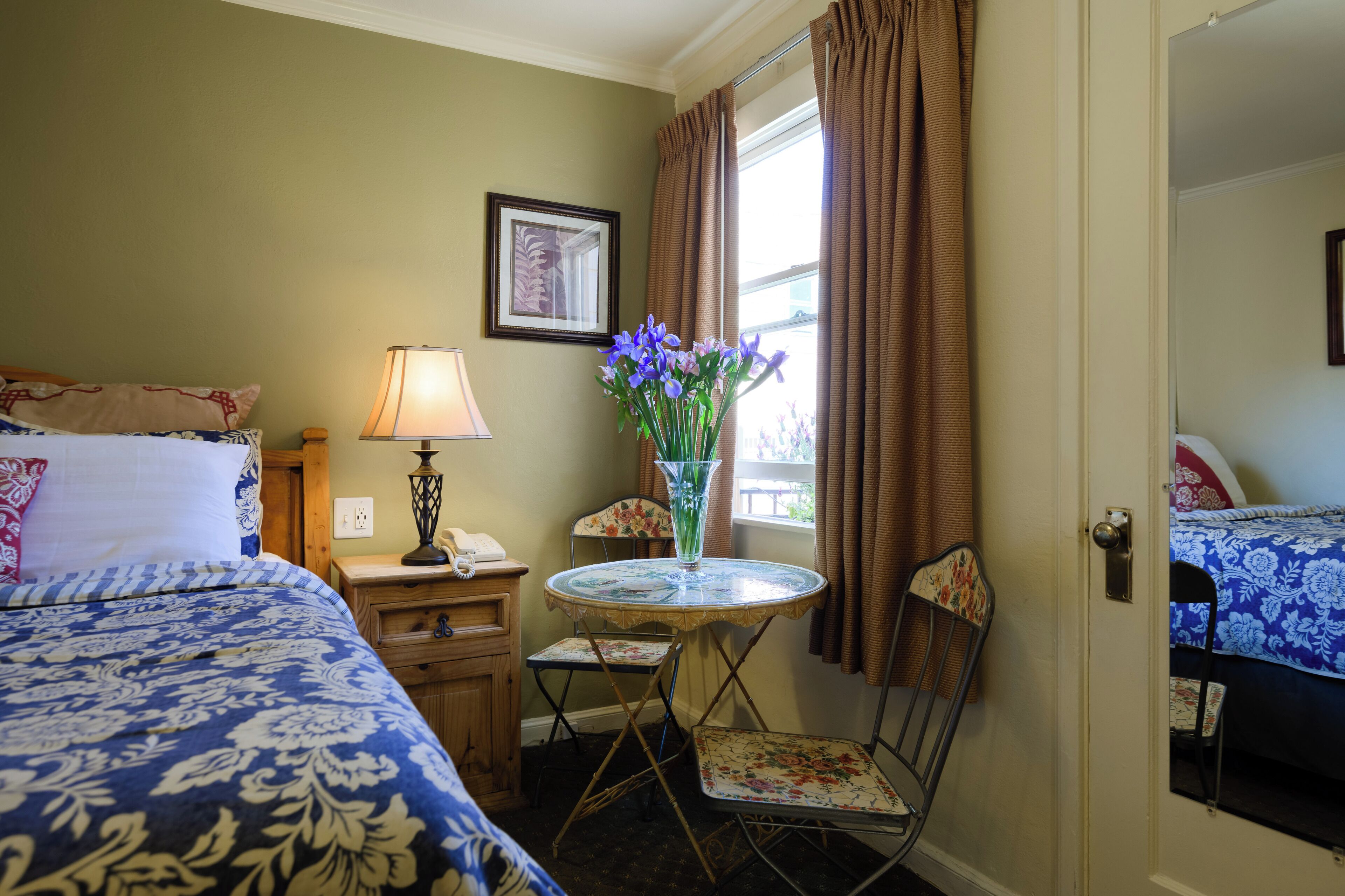 suite, 2 bedrooms, courtyard view | 1 bedroom, minibar, iron/ironing board, free wifi