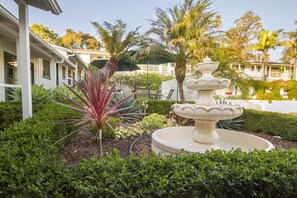 Room, 1 Queen Bed | BBQ/picnic area
