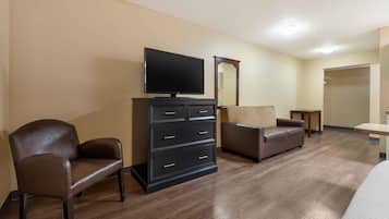 Skrivebord, strykejern/-brett og wi-fi (inkludert)