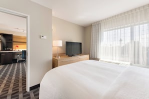 Suite, 1 Bedroom | Premium bedding, desk, iron/ironing board, free cots/infant beds
