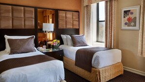 Unclassified image, 5 of 63, button - Excelsior Hotel (New York)
