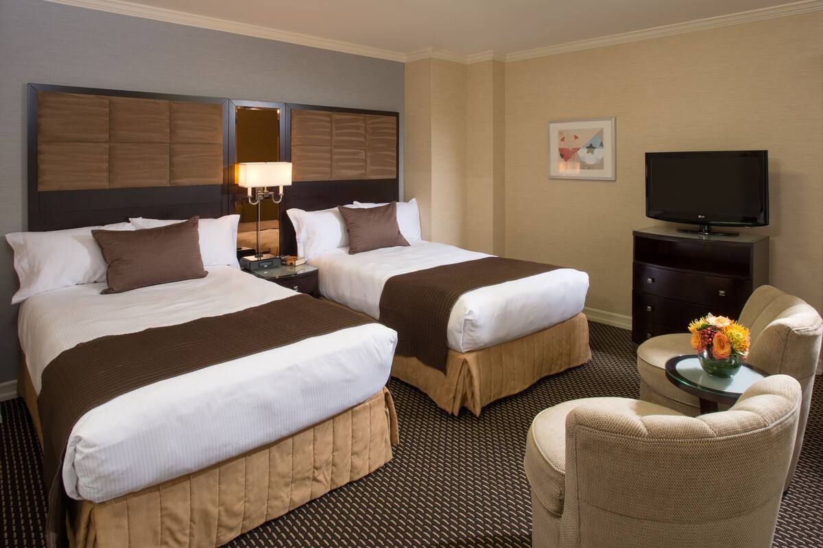 Premium bedding, pillowtop beds, in-room safe, desk