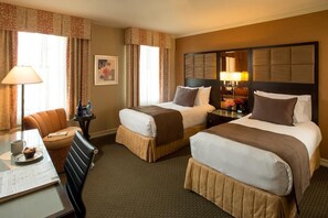 Premium bedding, pillowtop beds, in-room safe, desk - Excelsior Hotel (New York)