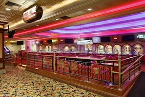 3 bares o lounges