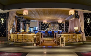 3 bars/lounges, cocktail bar at The Cromwell 