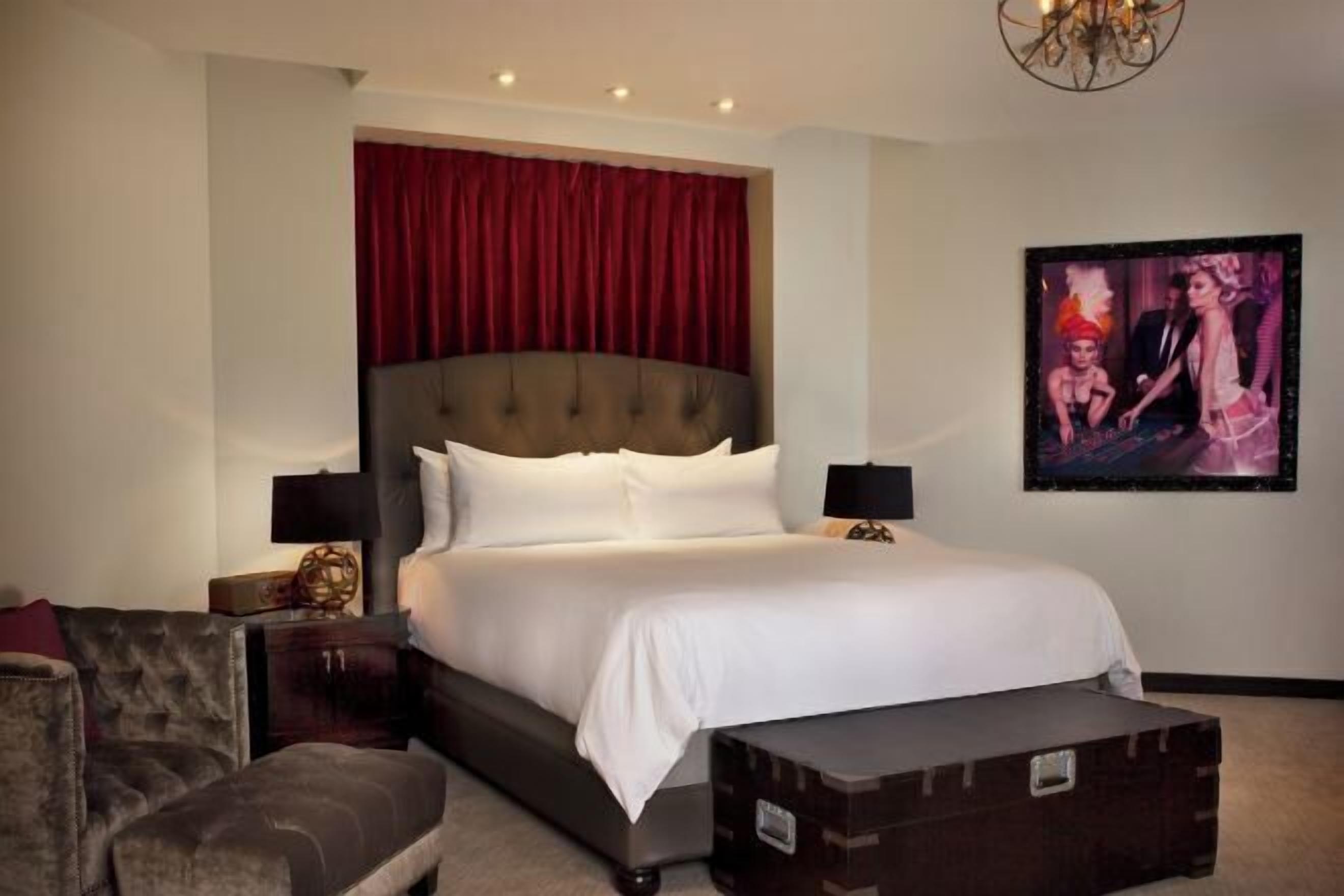 Premium bedding, pillowtop beds, minibar, in-room safe