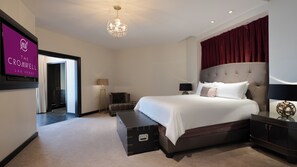 Premium bedding, pillow-top beds, minibar, in-room safe - The Cromwell- A Caesars Rewards Destination (Las Vegas)