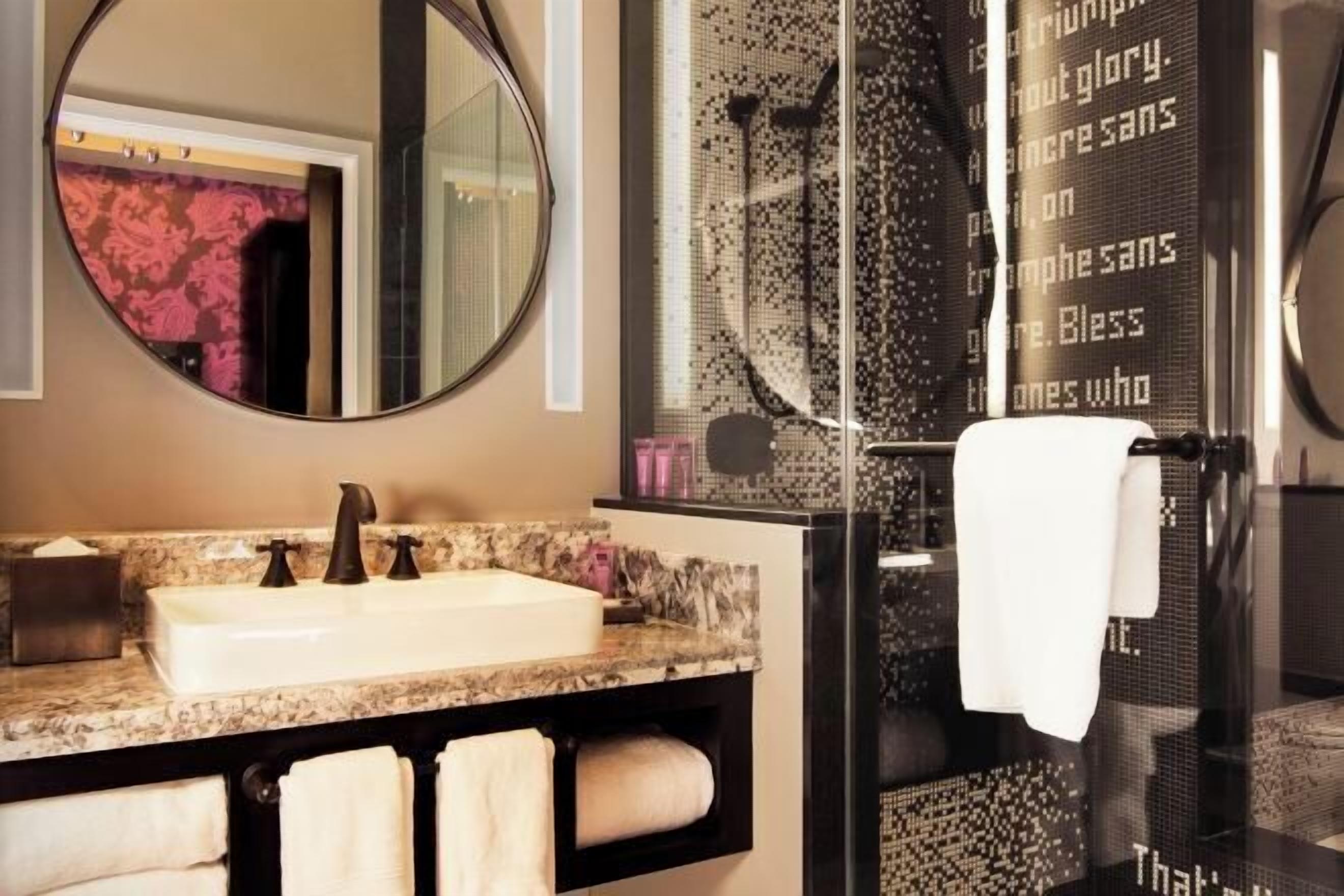 Bagno | Set di cortesia gratuito, asciugacapelli, asciugamani