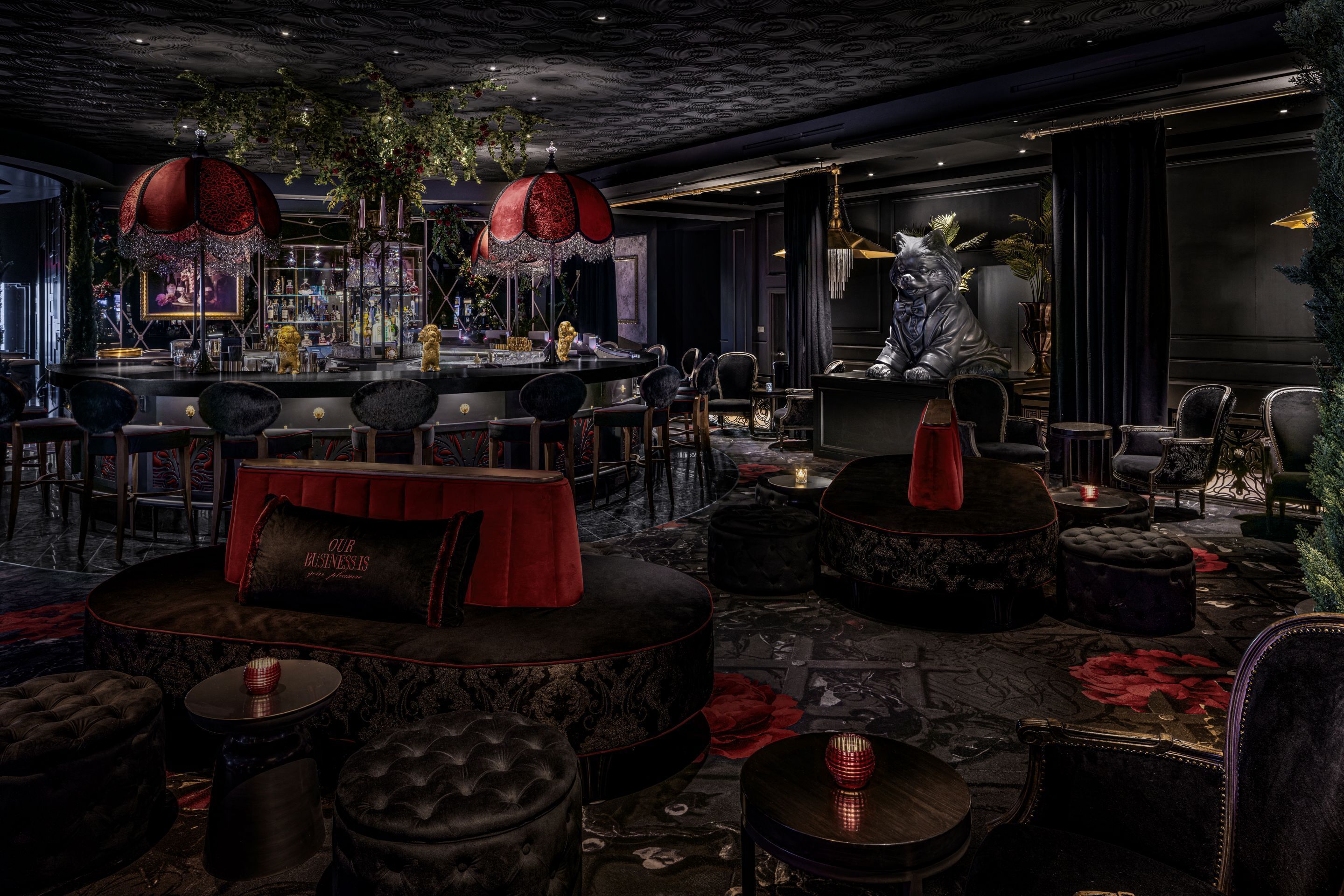 2 bars/lounges, cocktail bar