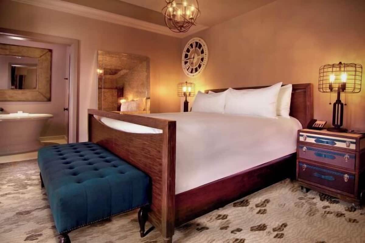 Premium bedding, pillowtop beds, minibar, in-room safe