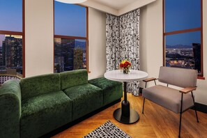 Suite (Spa Suite) | Premium-sengetøj, senge med topmadrasser, pengeskab på værelset