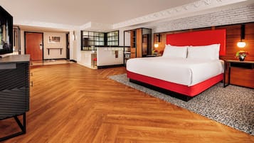 Marquis Suite | Premium bedding, pillowtop beds, in-room safe, blackout drapes