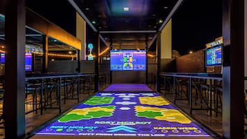 Driving range golf indoor