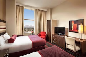 Select 2 Queens | Premium bedding, desk, blackout curtains, free WiFi