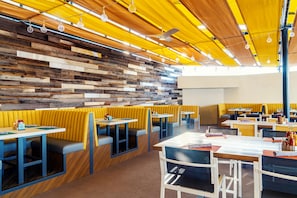 9 restaurants, breakfast, lunch, dinner served; American cuisine