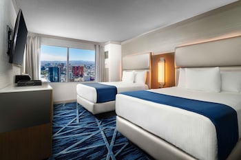 Elevate 2 Queens (Newly Renovated) | Premium bedding, desk, blackout drapes, free WiFi at The STRAT Hotel, Casino & Tower