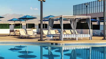 Außenpool (je nach Saison geöffnet), Cabañas (gegen Gebühr), Liegestühle