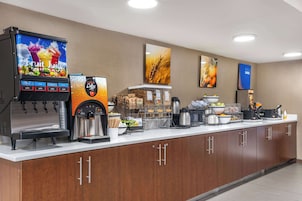 Café da manhã completo grátis todos os dias