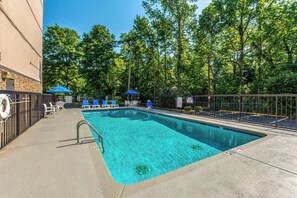 Alberca al aire libre por temporada