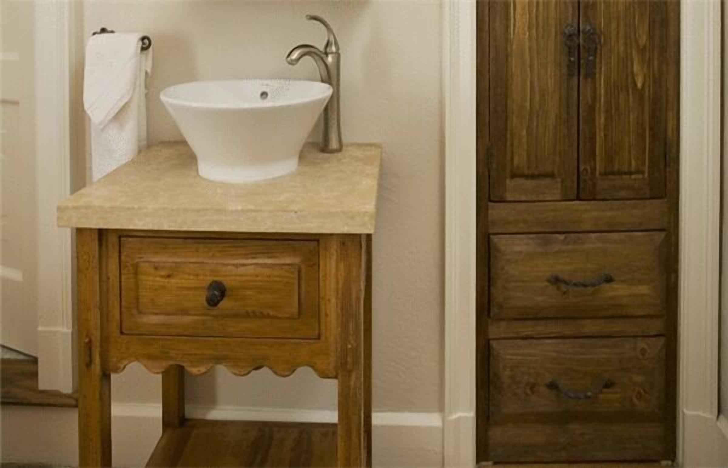 designer toiletries, hair dryer, towels